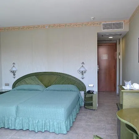 מלון Kaktus Kaktus Albir 4*